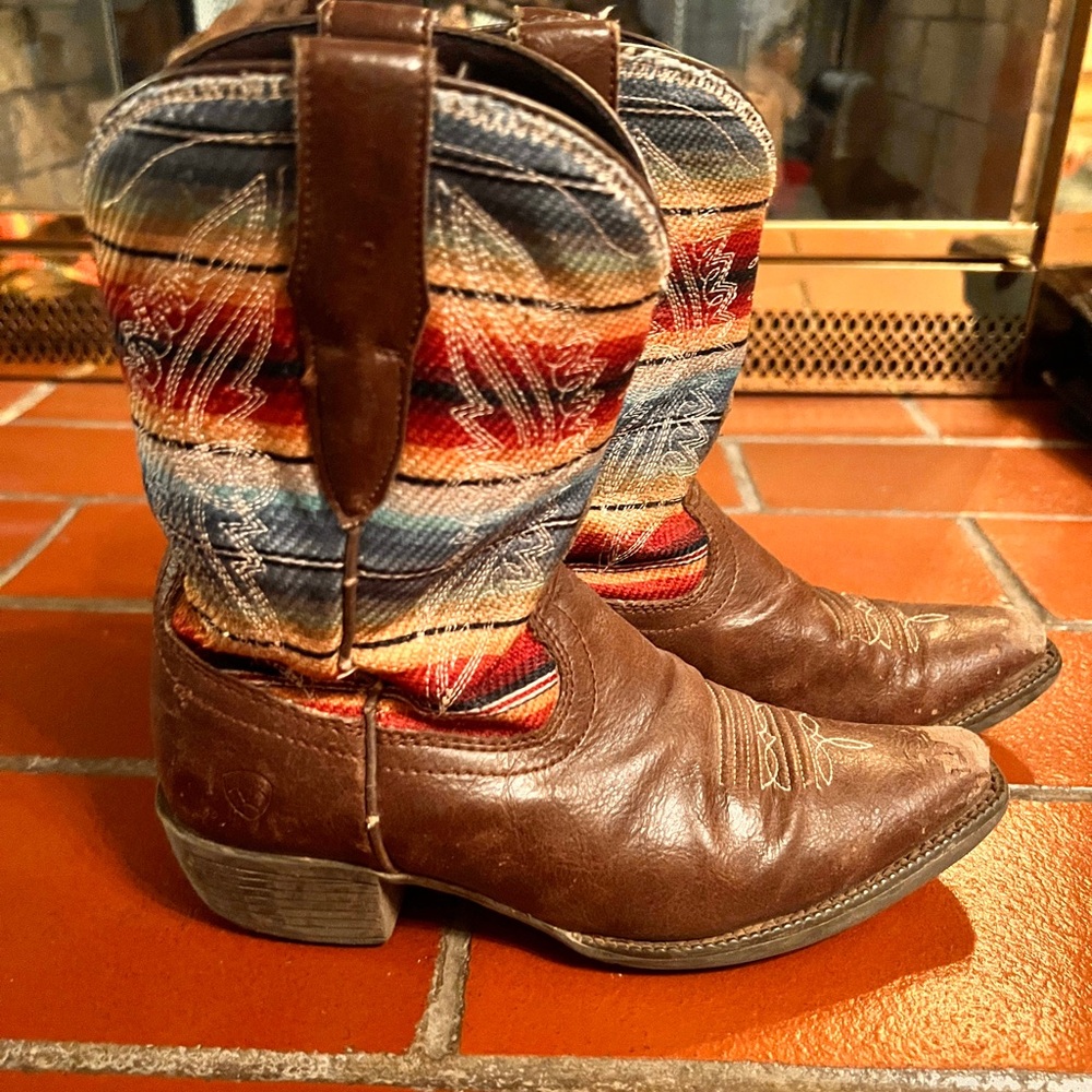 Ariat girls boots. Size 12.5. Worn and used. Great work boots to tear up.
